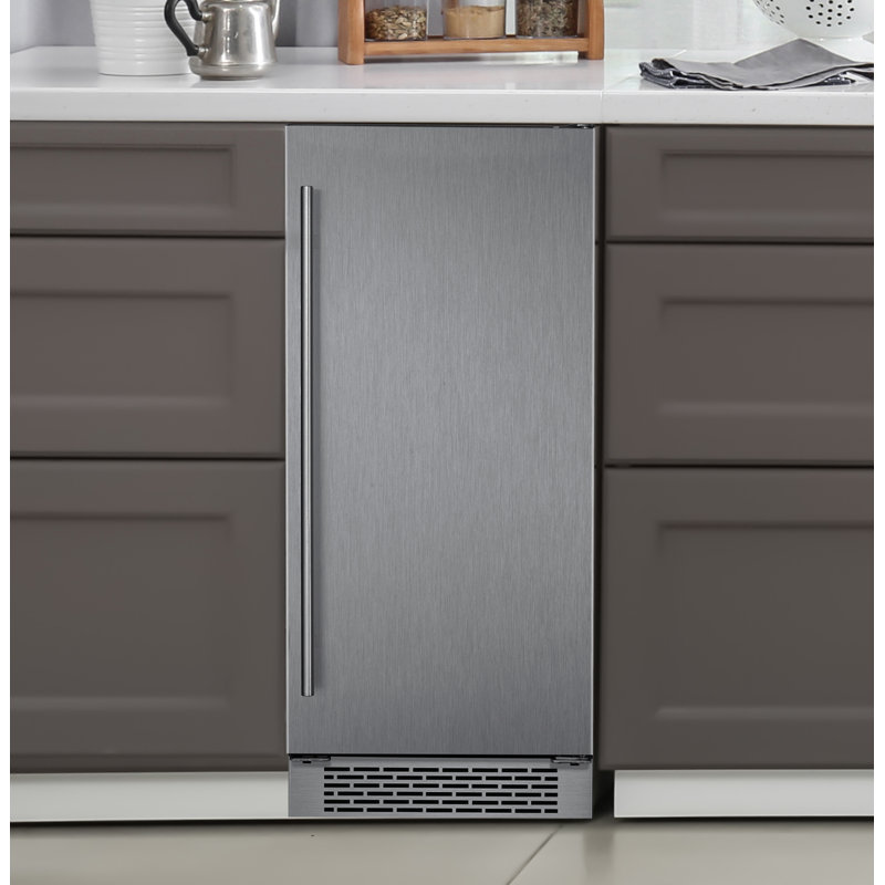 Hanover Studio Series 32 Lb. lb. Daily Production Crescent Clear Ice